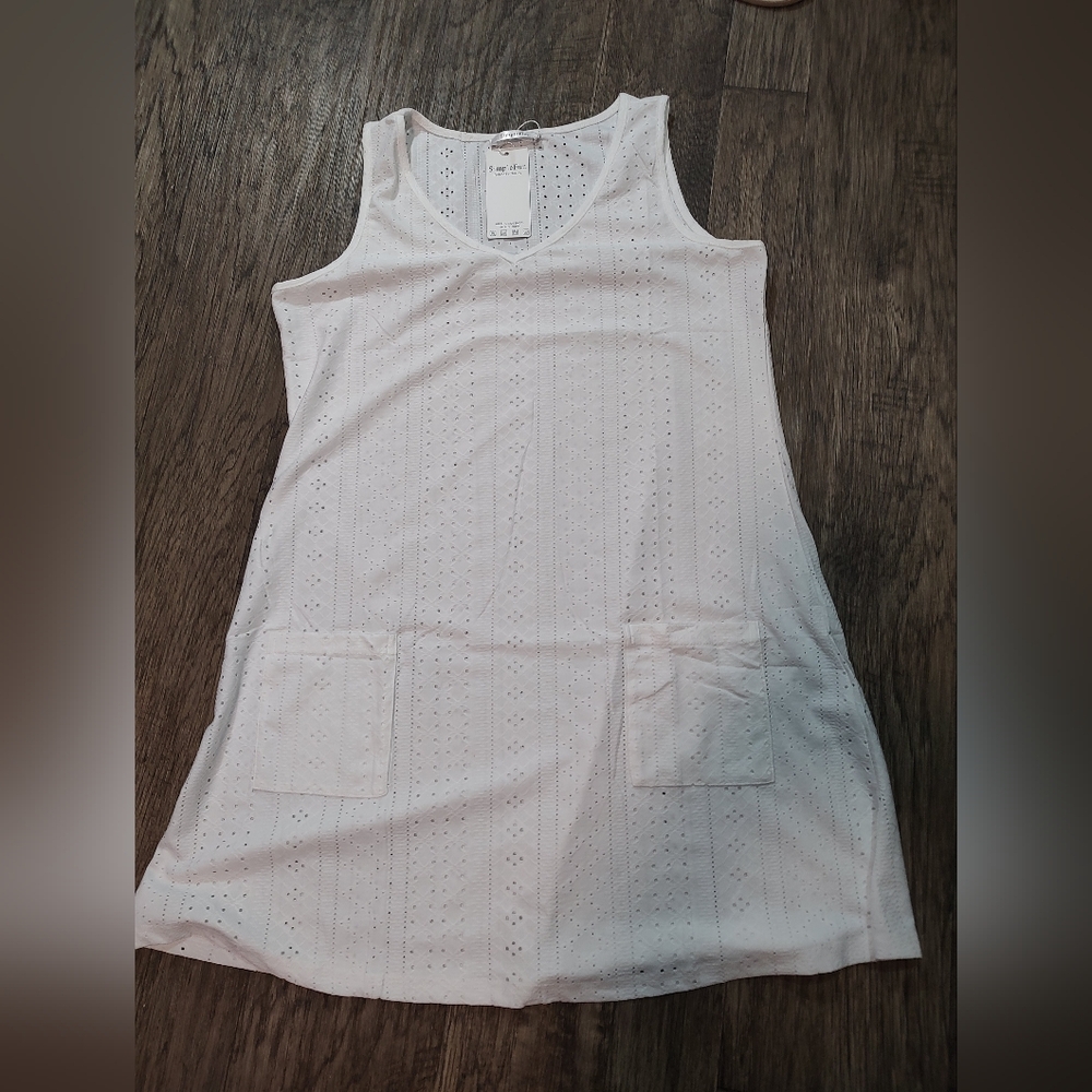 Simple Fum White Eyelet V-Neck Cover-up With Pockets Size L New